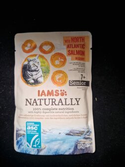 Iams pouch naturally zalm senior 7+  85gram 